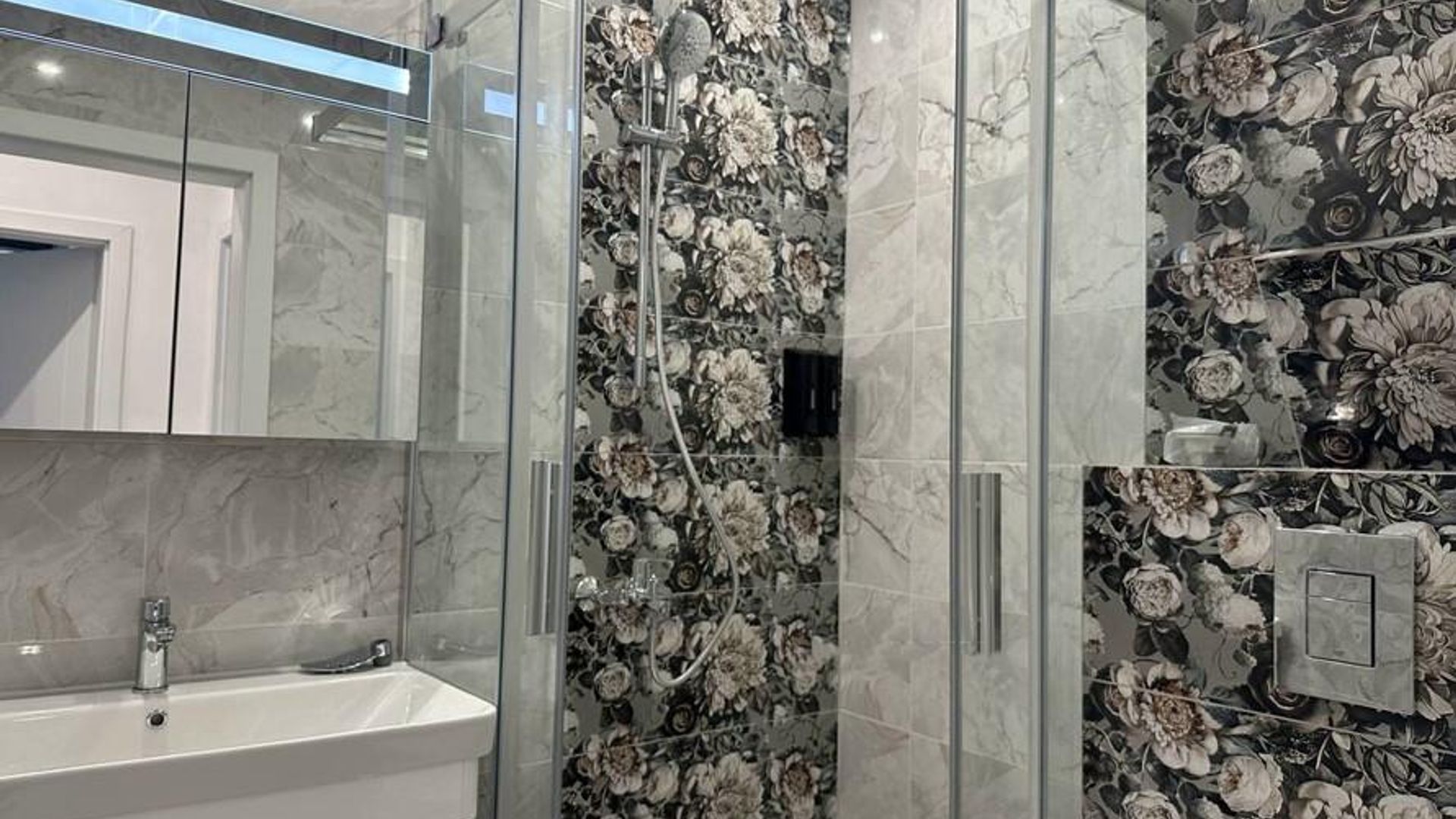 image_1745914015906_7470478297775647.jpeg