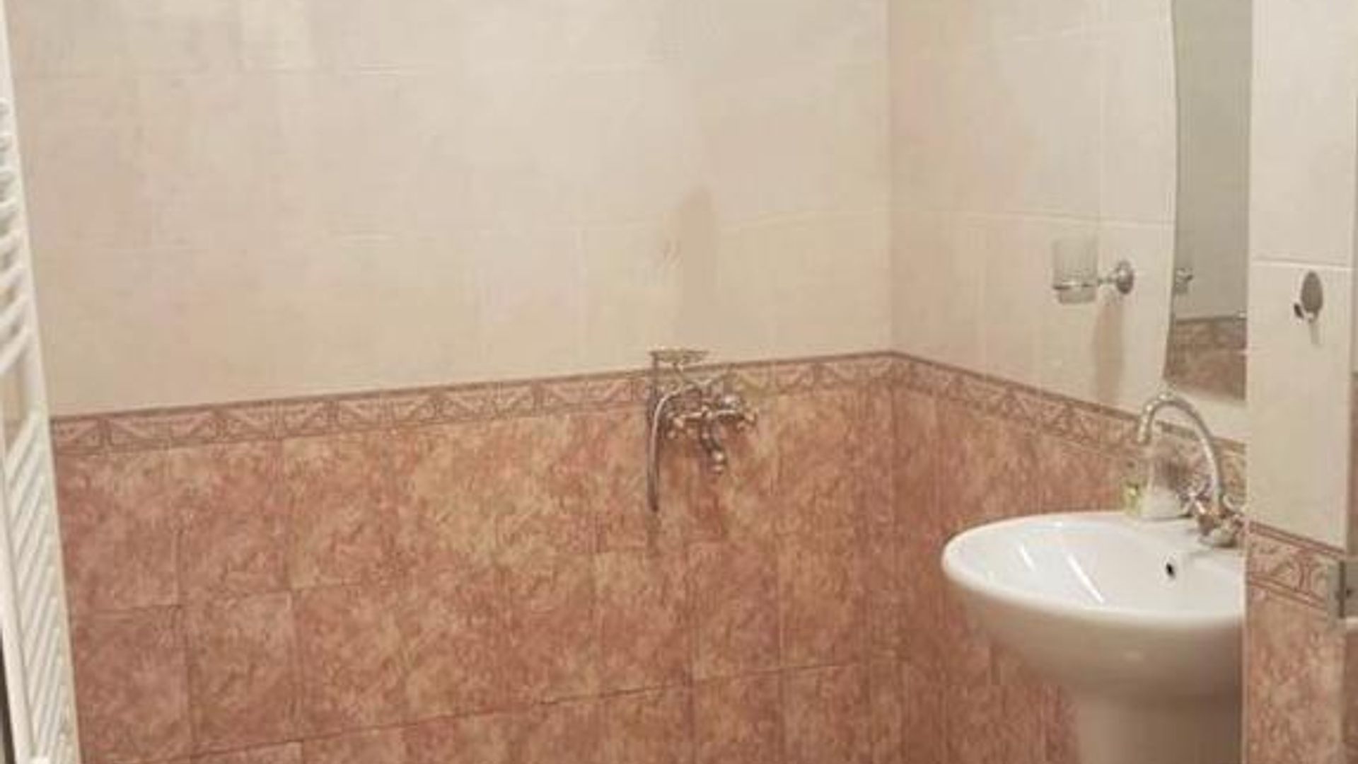 image_1746608979700_7120440058223179.jpeg