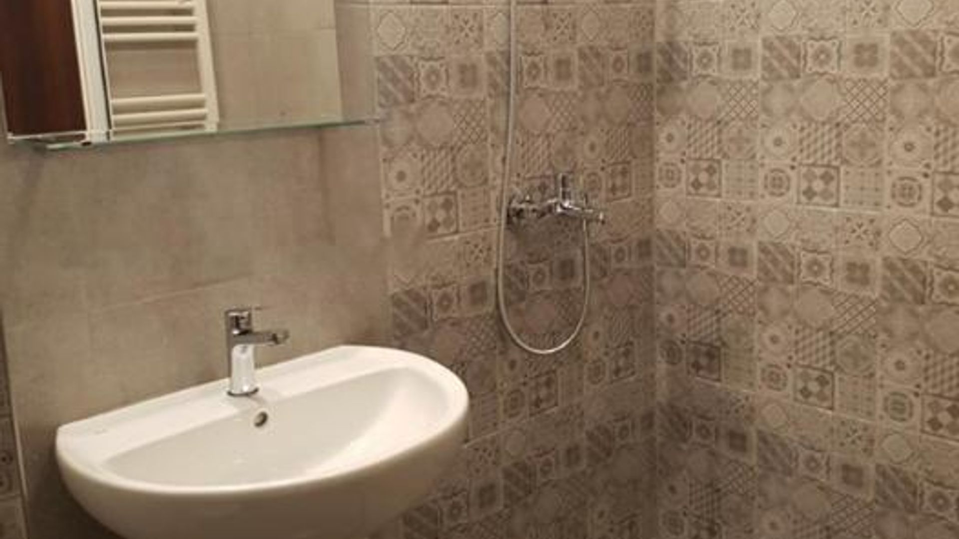 image_1744039315200_16618091937593493.jpeg